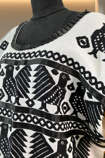 Huipil huautla blanco y negro