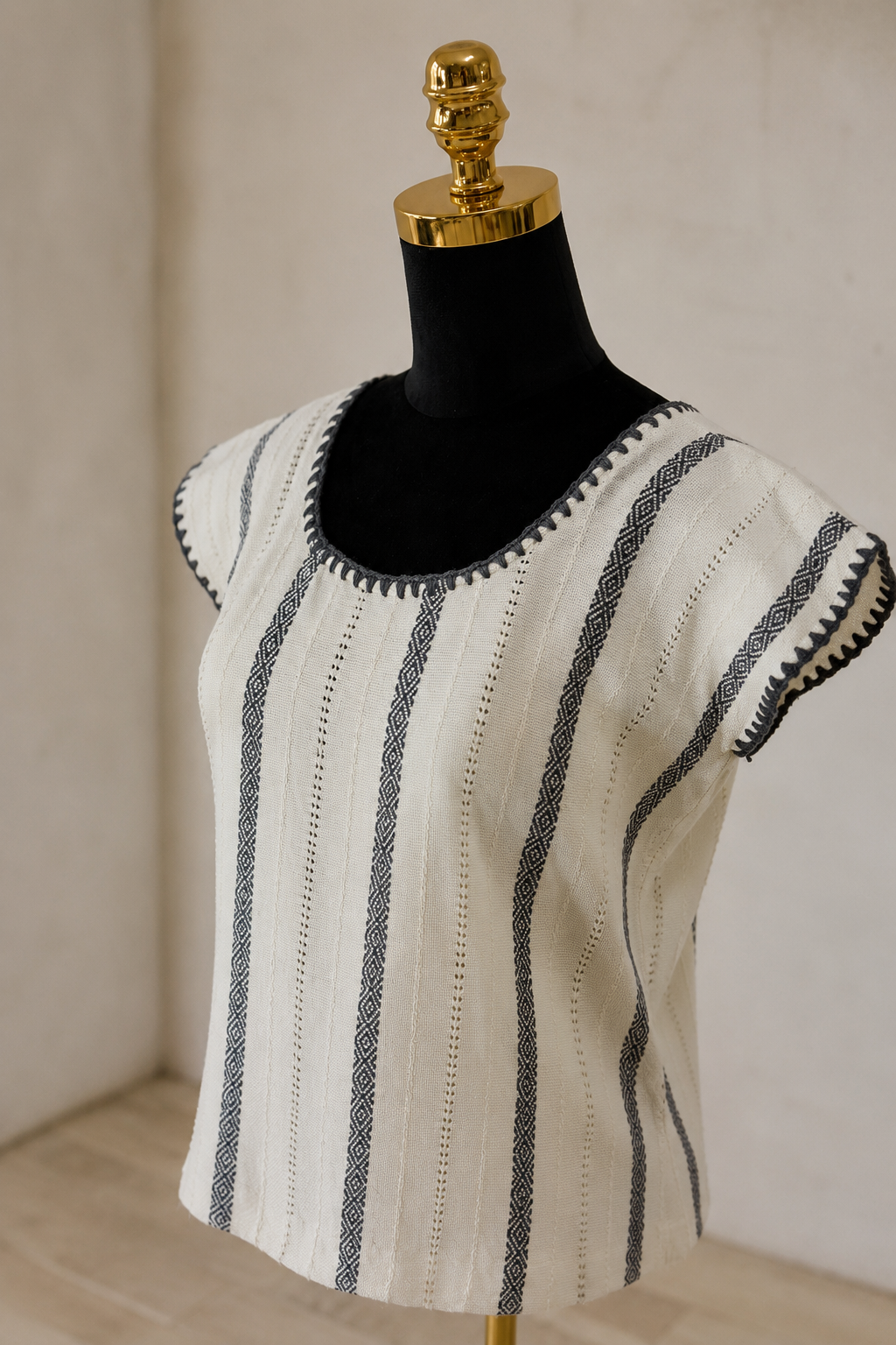Blusa Irina blanco con gris humo