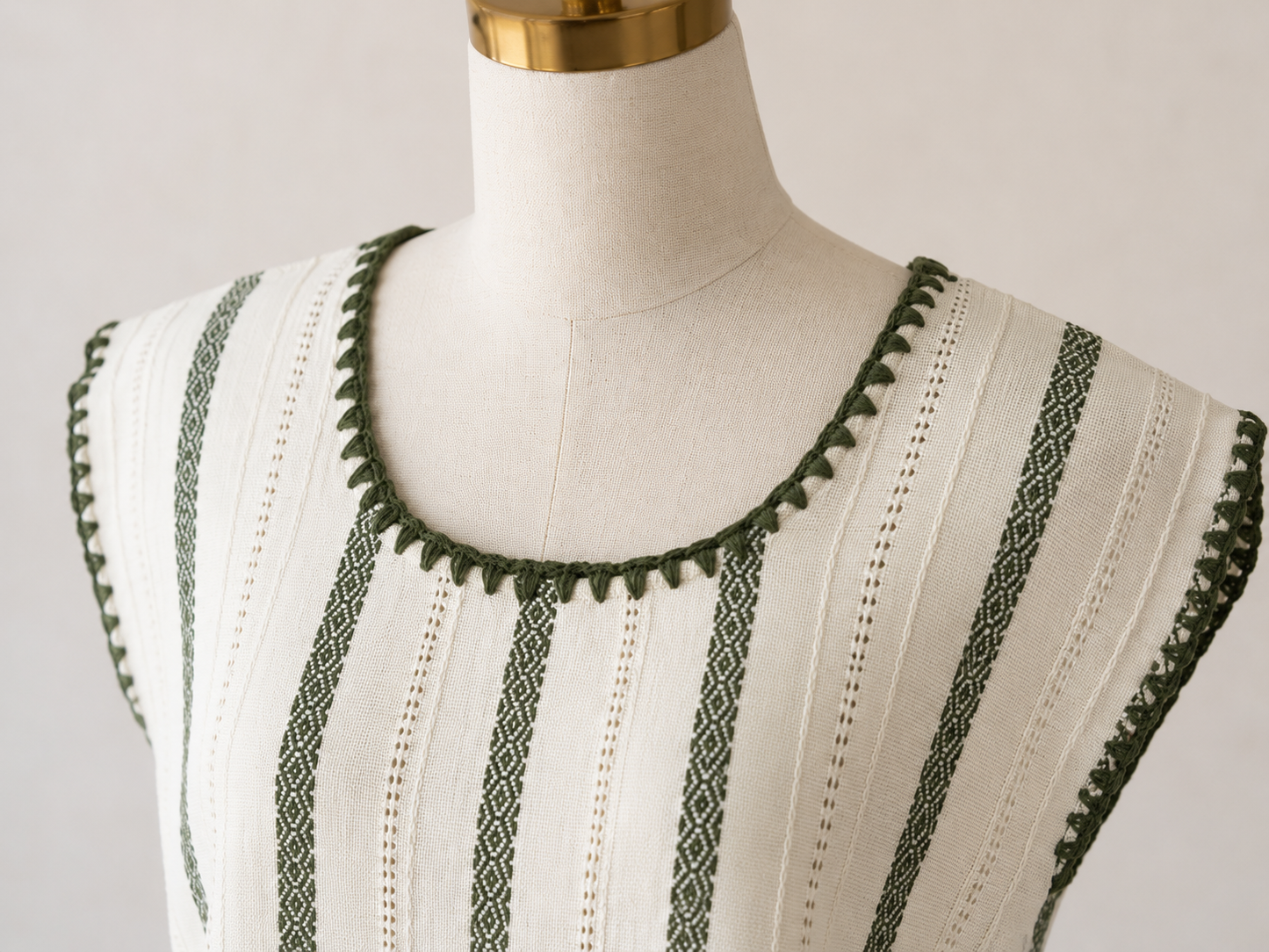 Blusa Irina blanco con verde olivo